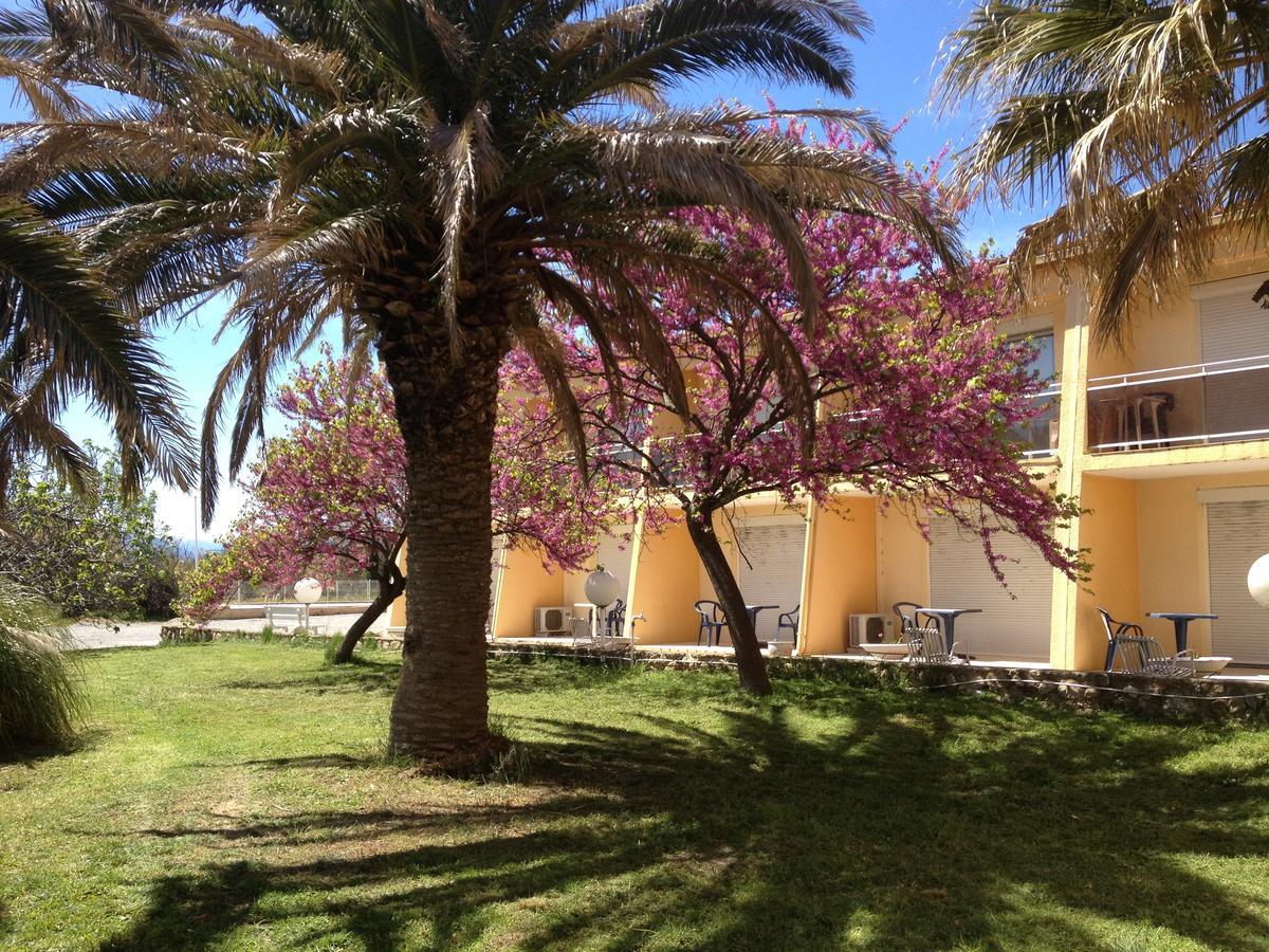 Hotel Restaurant La Garenne Tresserre Exterior photo