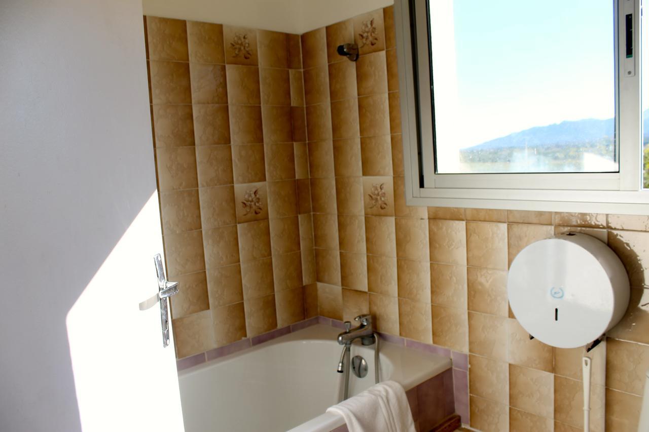 Hotel Restaurant La Garenne Tresserre Room photo